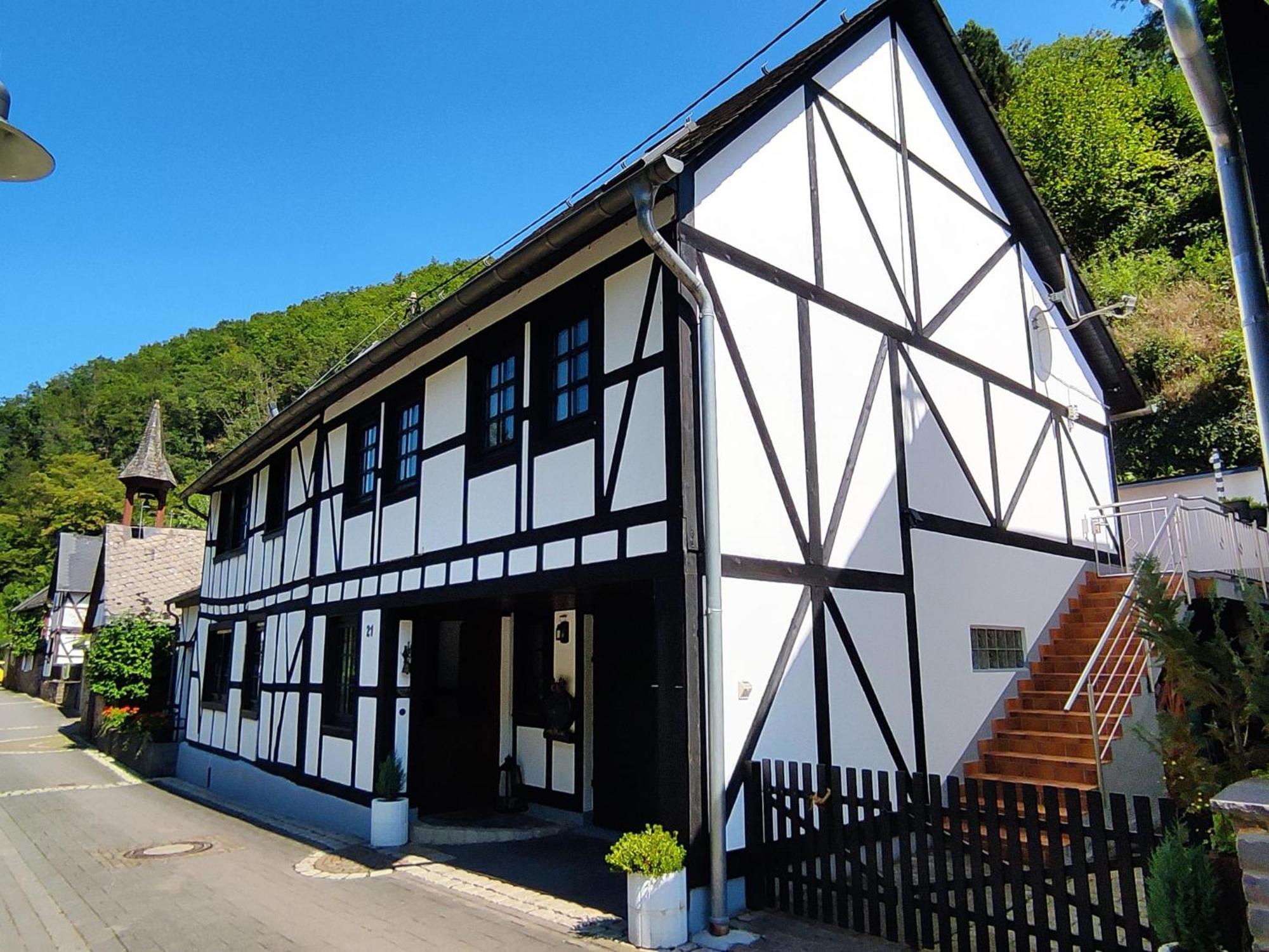 Ferienwohnung 'Unter Der Burg' Brodenbach Esterno foto