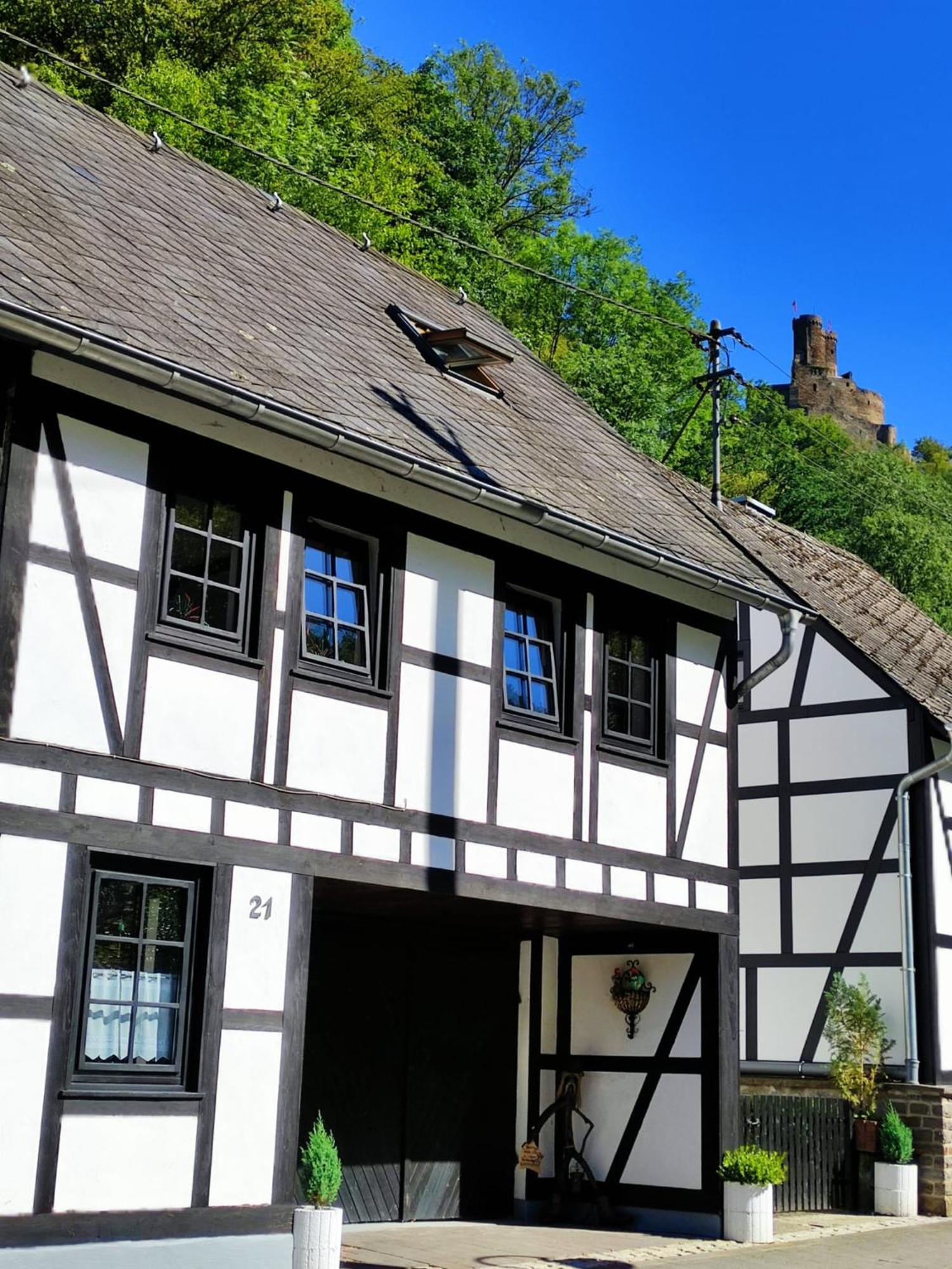 Ferienwohnung 'Unter Der Burg' Brodenbach Esterno foto